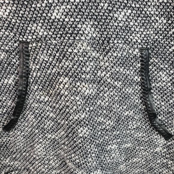 Two by Vince Camuto Lightweight Hooded Top Size S - Picture 4 of 6